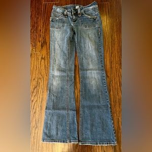 H2j brand juniors size 3/4 low rise flare leg jeans